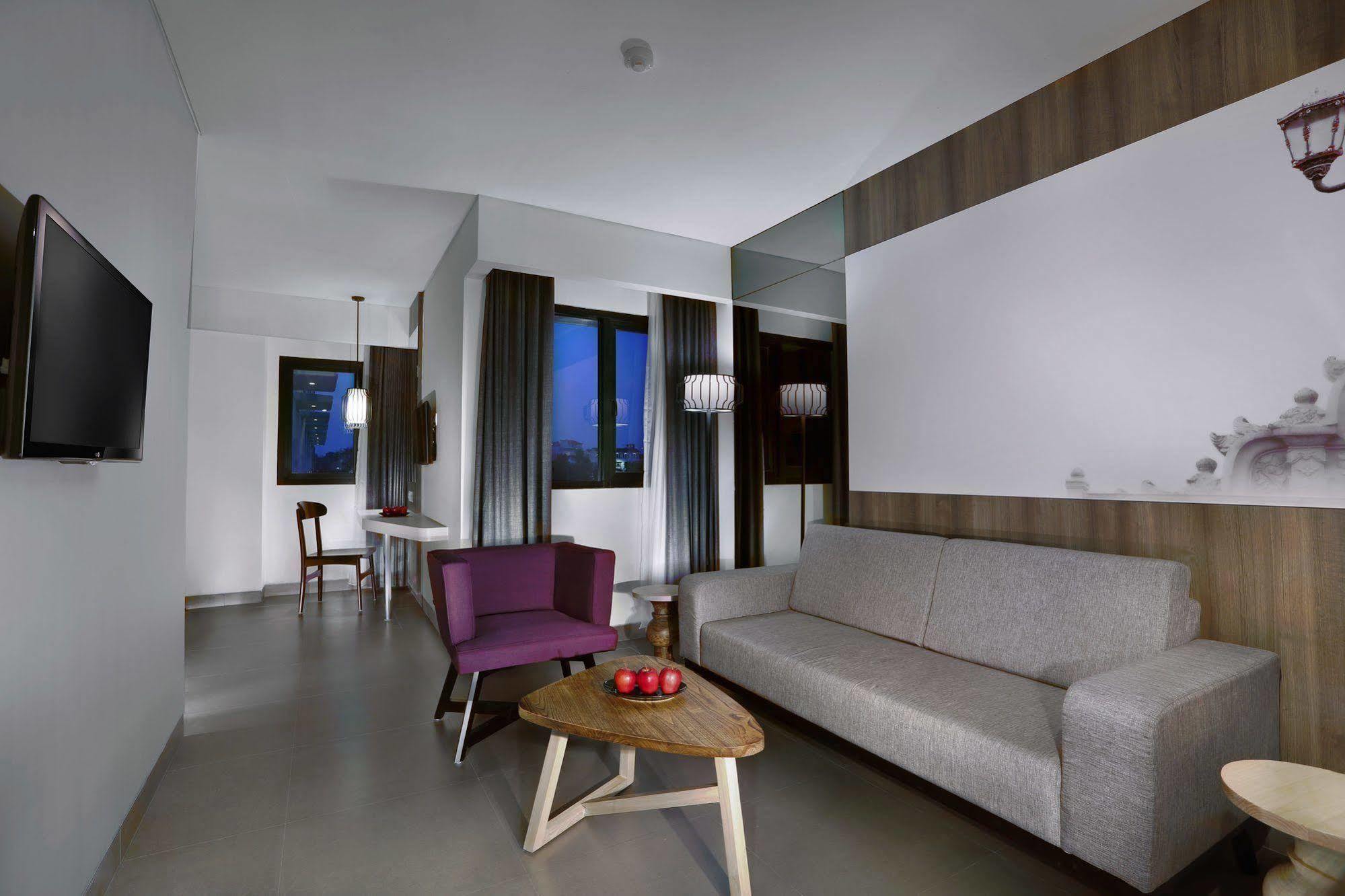 Hotel Neo Malioboro By Aston Yogyakarta Exterior foto